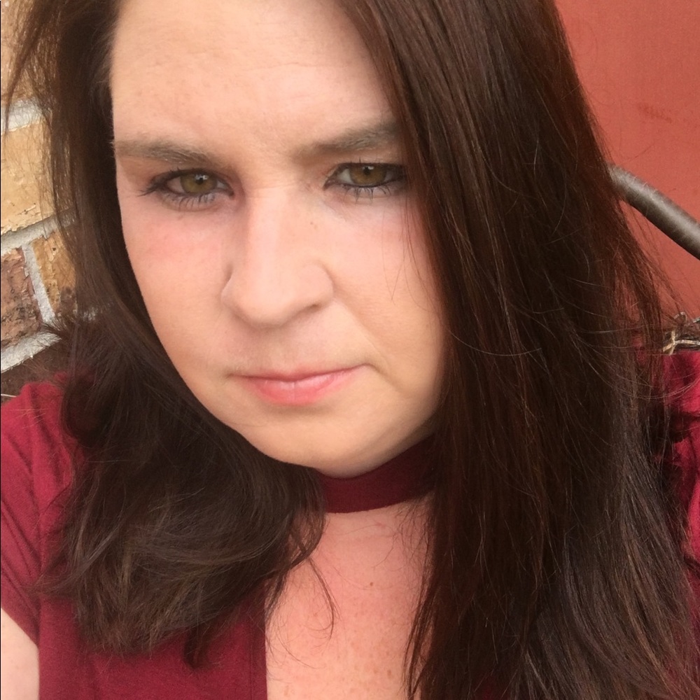 Meet your Posher, Cacey